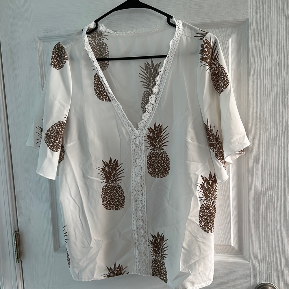 SHEIN women’s large top